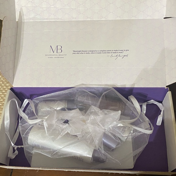 NEW Meaningful Beauty unopened 7 piece set - Picture 7 of 7